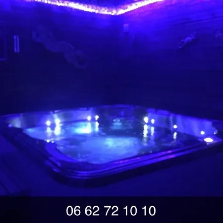 Jacuzzi Prive Et Table D Hotes *